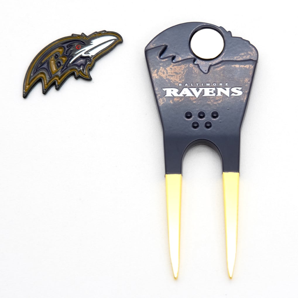 Baltimore Ravens Shaped Divot Tool