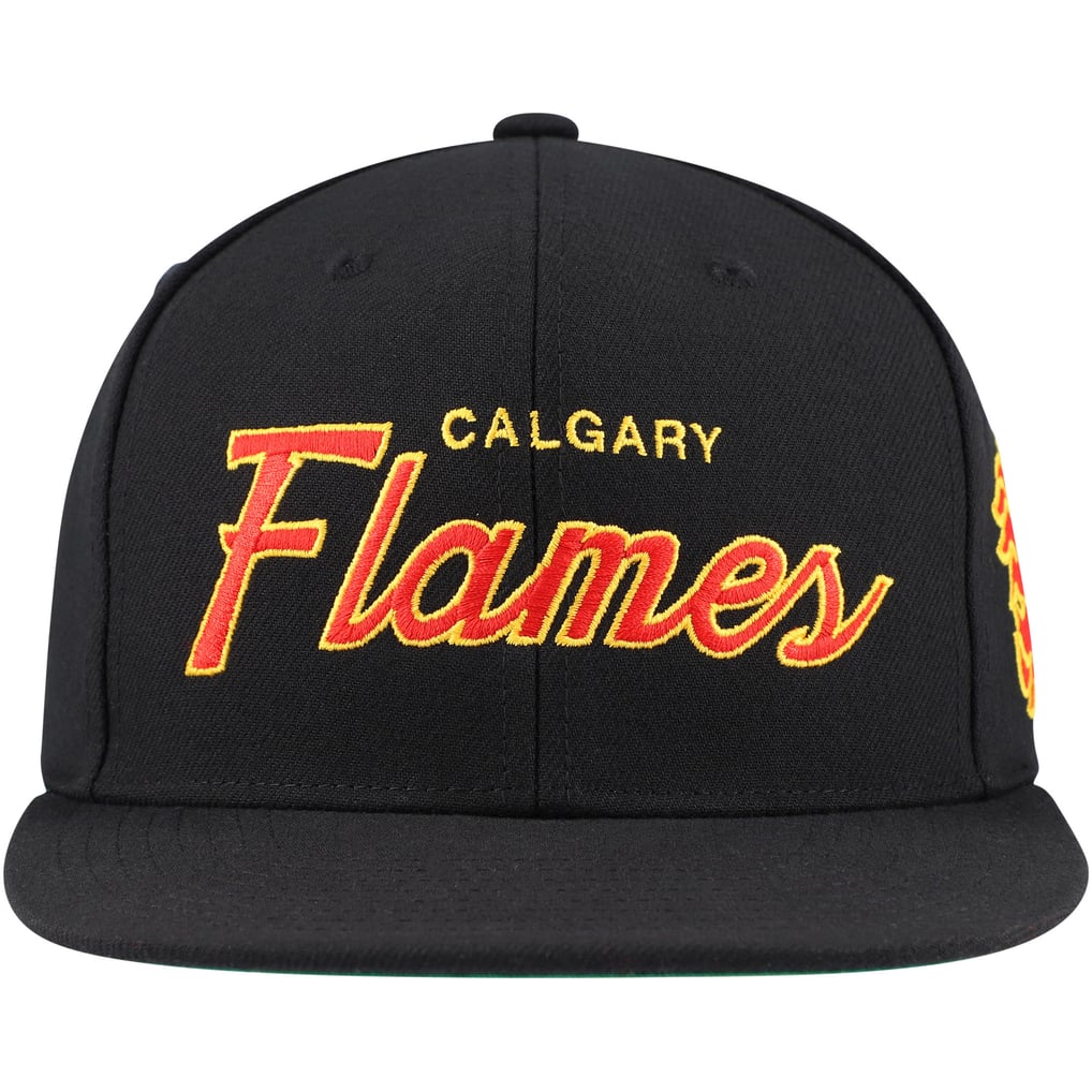 Calgary Flames Mitchell & Ness Core Team Script 2.0 Snapback Hat - Black