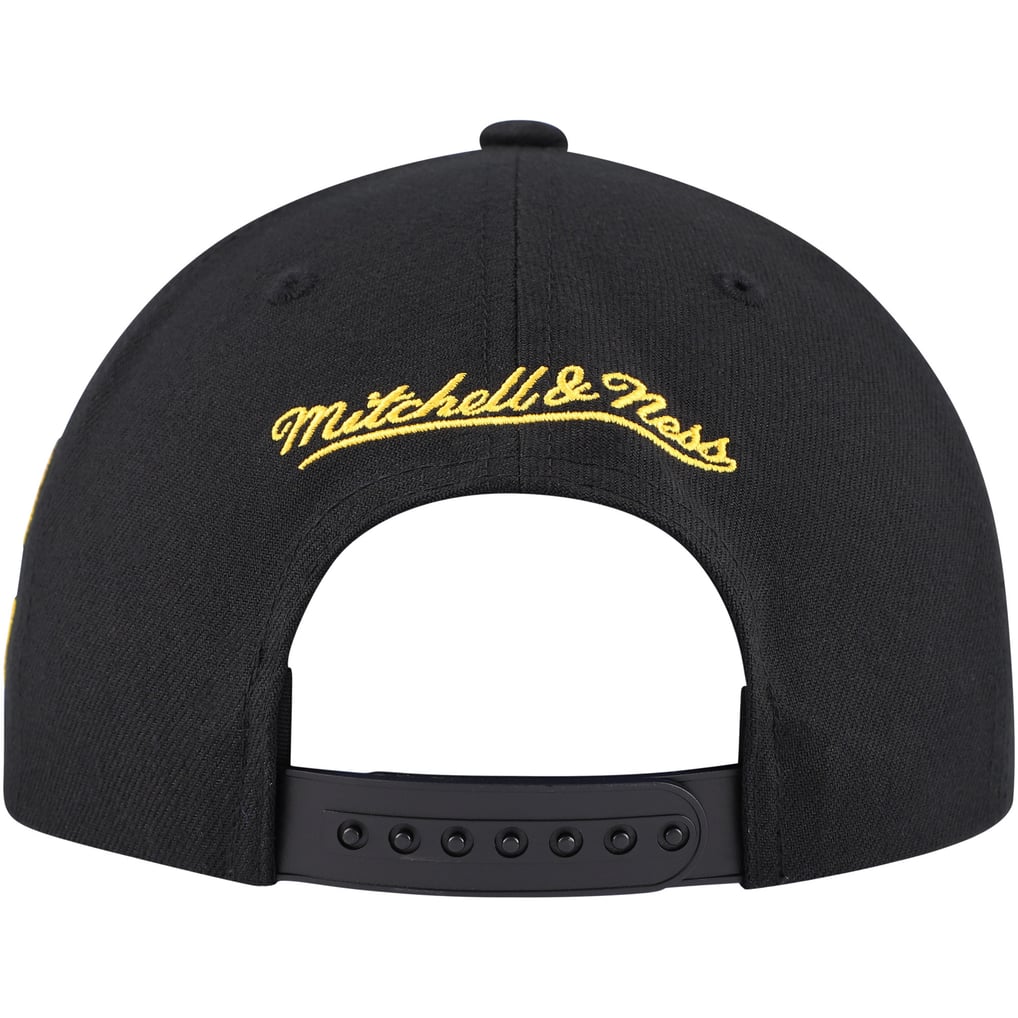 Calgary Flames Mitchell & Ness Core Team Script 2.0 Snapback Hat - Black