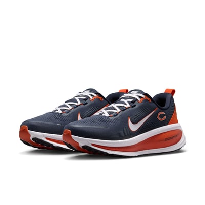 Chicago Bears Nike Vomero 18 Running Shoes