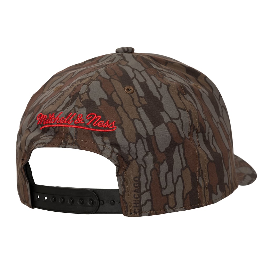  Chicago Bulls Mitchell & Ness Hidden Pro-Crown Adjustable Hat - Camo