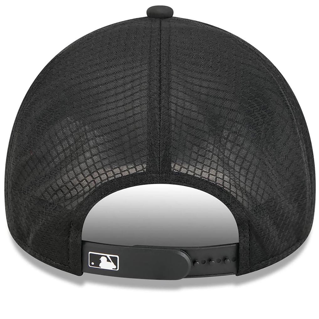 Chicago White Sox New Era 2026 Batting Practice Alternate Apex 9FORTY Adjustable Hat - Black