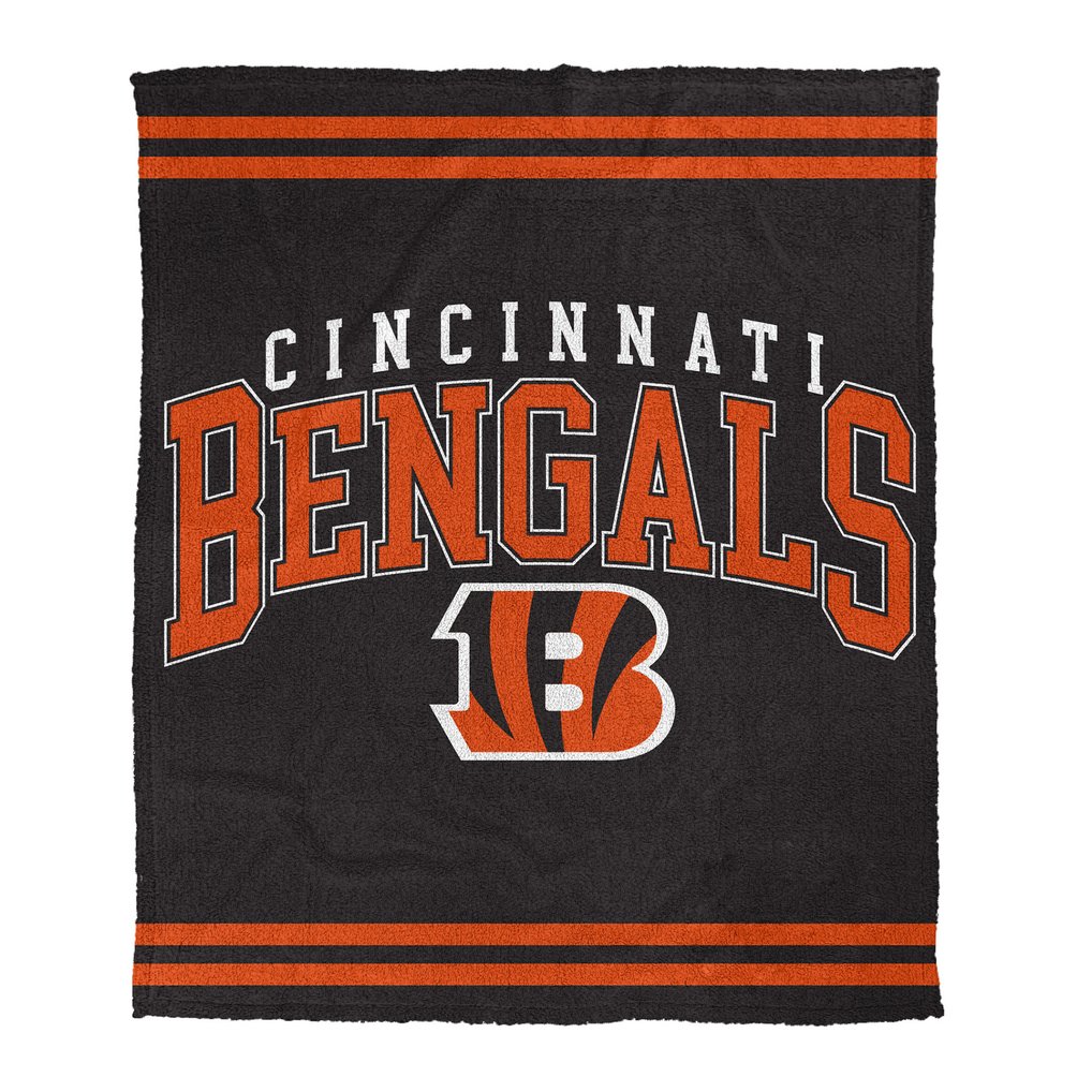 Cincinnati Bengals Pegasus 60" x 70" Cozy Plush Knit Blanket