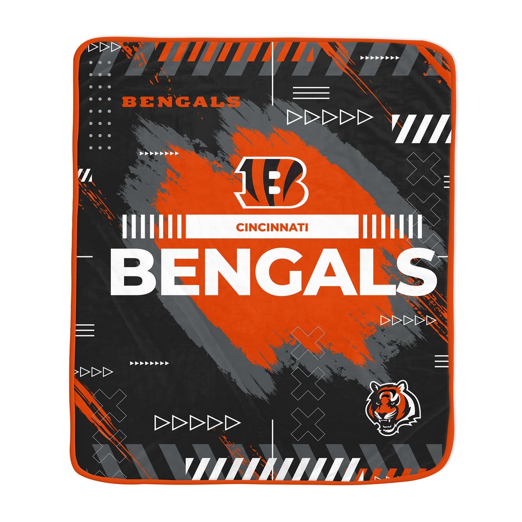 Cincinnati Bengals Pegasus 60" x 72" Game Tech Ultra Cozy Blanket