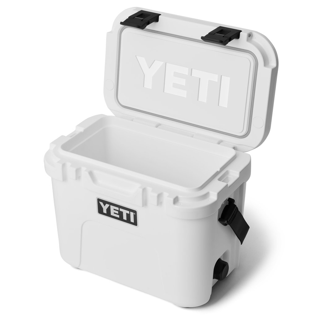 Cincinnati Reds YETI Roadie 15 Hard Cooler