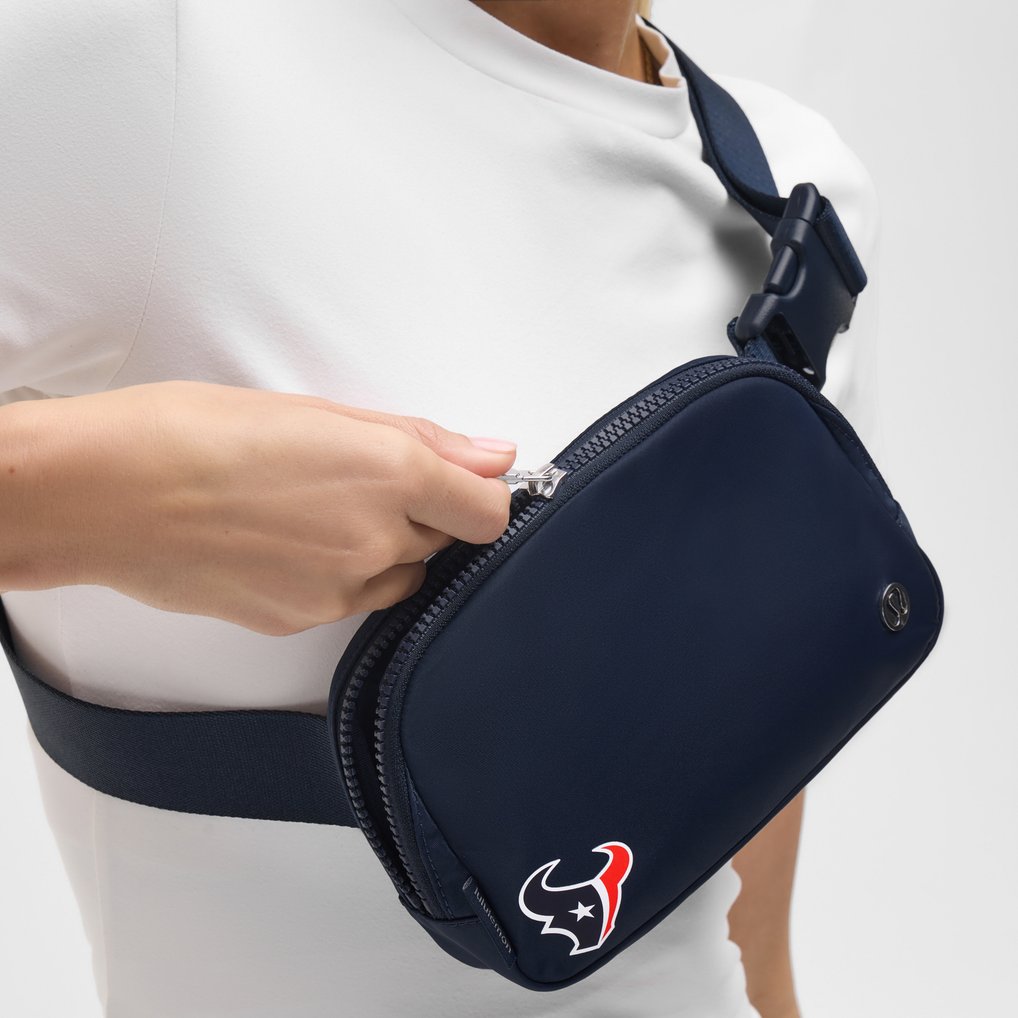 Houston Texans lululemon Everywhere Belt Bag - True Navy