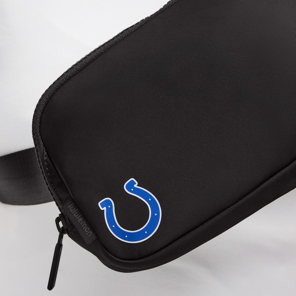 Indianapolis Colts lululemon Everywhere Belt Bag - Black