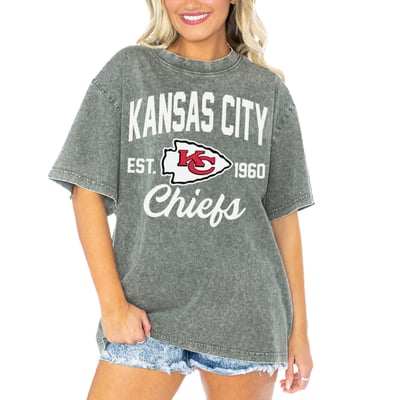  Kansas City Chiefs Gameday Couture Women's Tackle Titan Boyfriend Washed T-Shirt - Gray