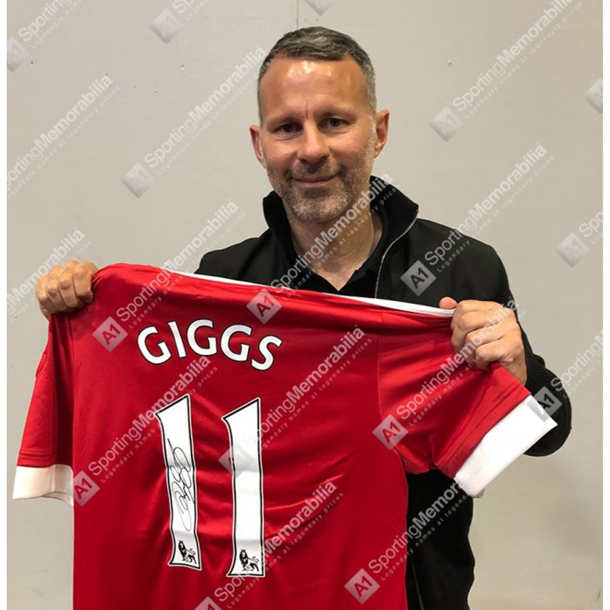 Manchester United Ryan Giggs Tシャツ Ryan Giggs Manchester United Autographed Red #11 T-Jersey - ICONS