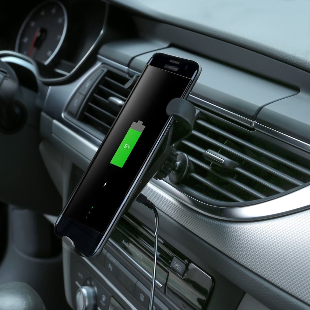 Michigan Wolverines Stripe Design Wireless Car Charger