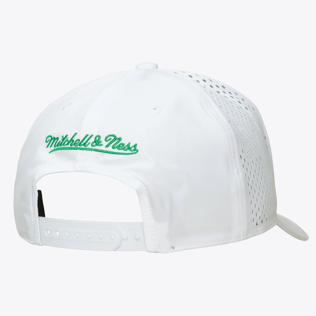 Milwaukee Bucks Mitchell & Ness Perfect Lightweight Pro Crown Adjustable Hat - White
