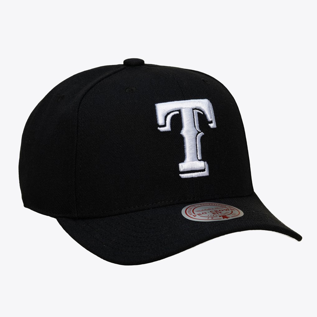 Texas Rangers Mitchell & Ness Black and White Pro Crown Snapback - Black
